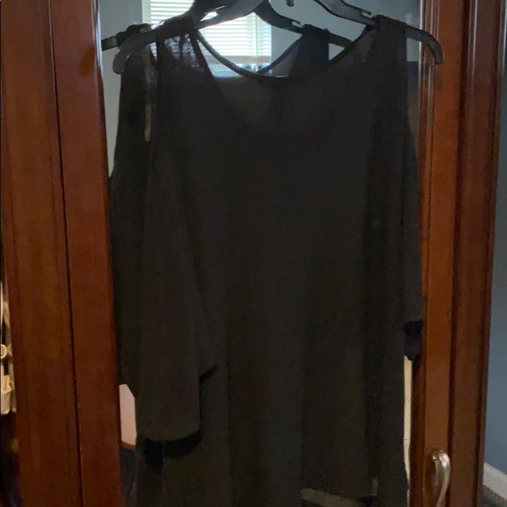 Cold shoulder top